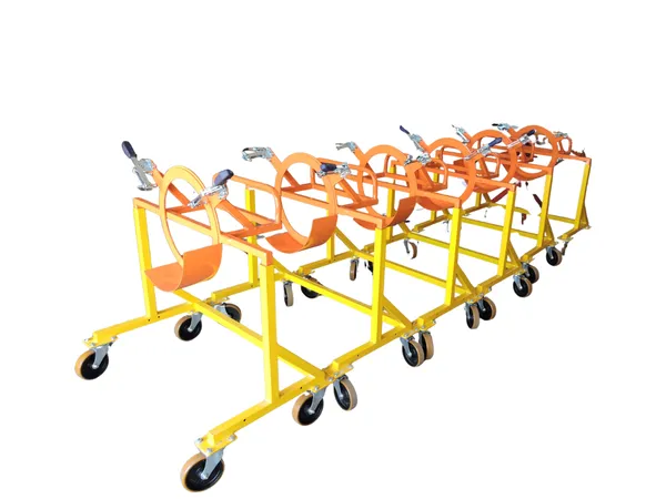 Sistema de carros para transporte entre logística e montagem